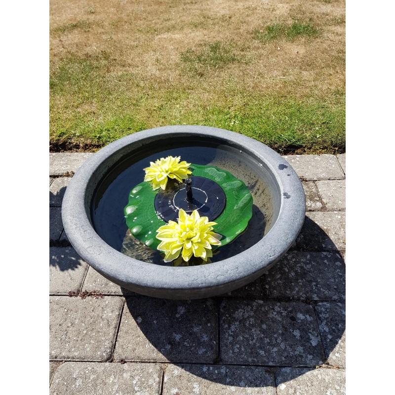 Solarspringbrunnen im Seerosen-Design