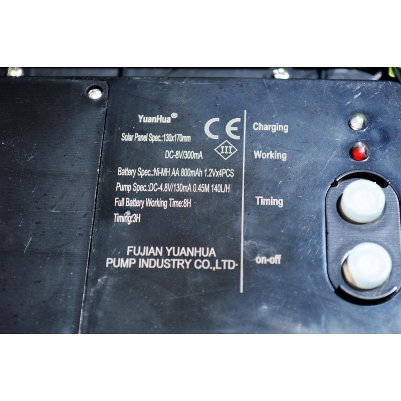 Solarbrunnen "Bären am Wasserfall" mit eingebautem Akku