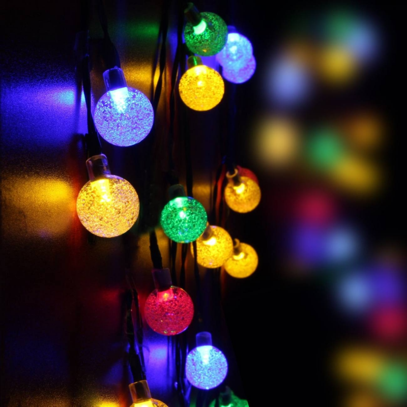 Aurora Solar Party Lichterkette mit 50 bunten LED-Leuchtkugeln